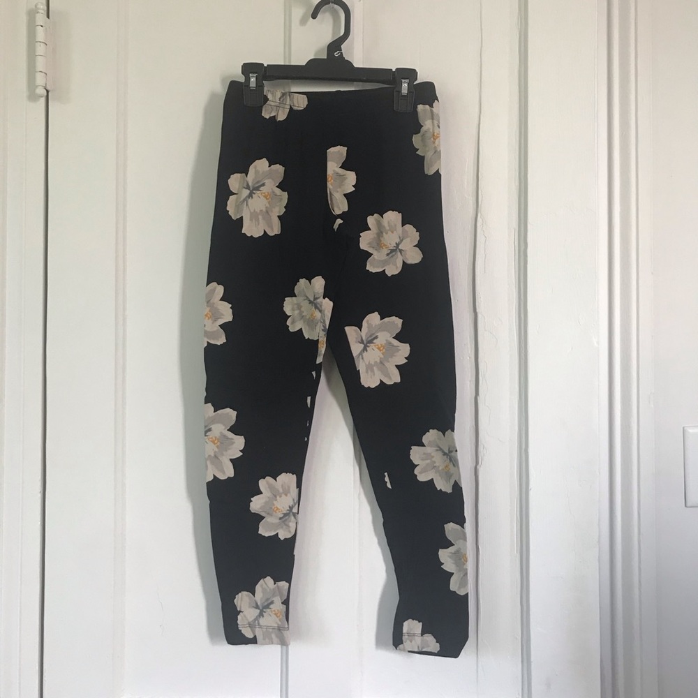 Old Navy Flower Leggings